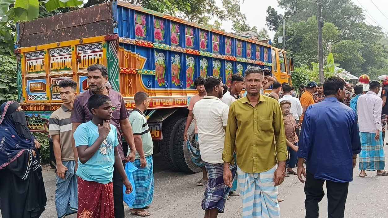 রাজধানীর শাহজাহানপুরে মিনিবাসচাপায় নারী নিহত, চালক আটক