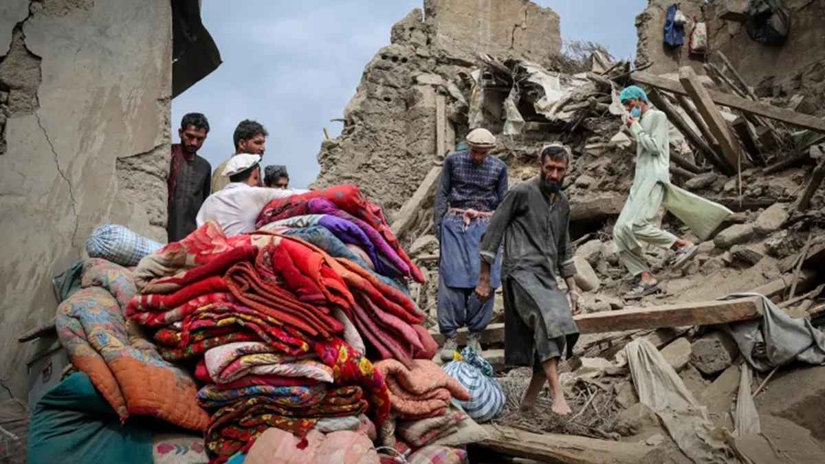 মধ্যরাতে ৬.৩ মাত্রার শক্তিশালী ভূমিকম্প কাঁপল আফগানিস্তান