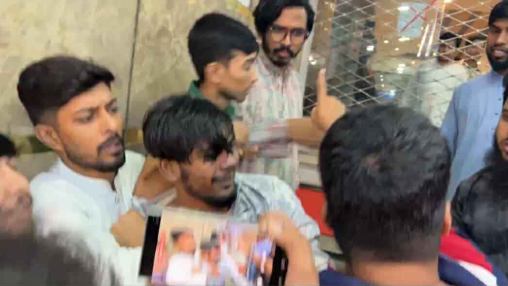 এনসিপি কার্যালয়ের সামনে ককটেল বিস্ফোরণের সময় আটক ৫