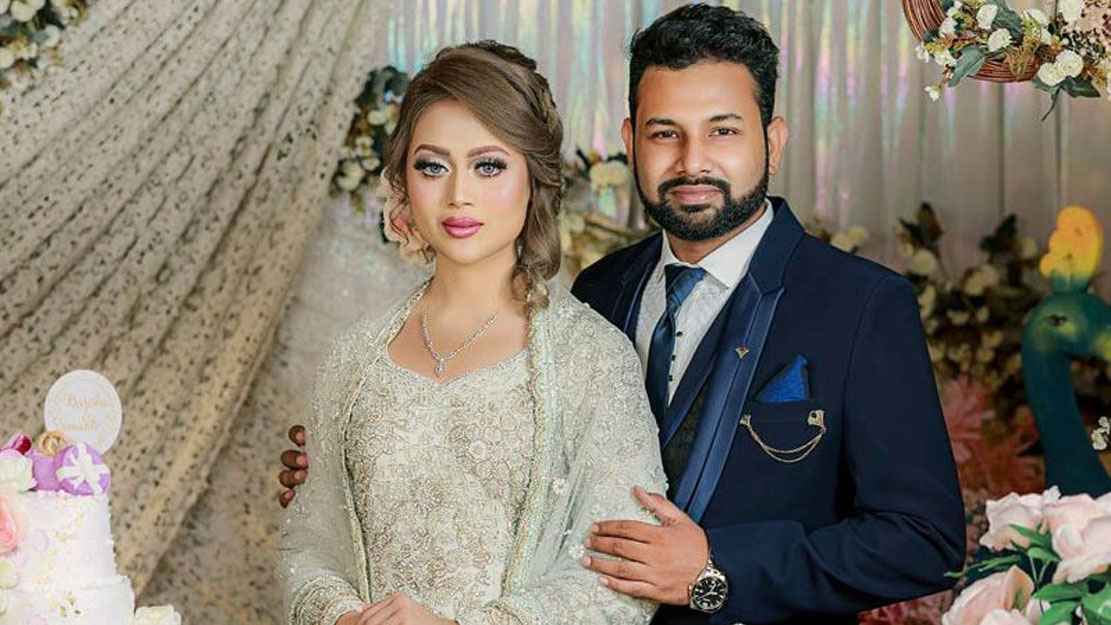 বারিশা হকের স্বামী আইসিইউতে 