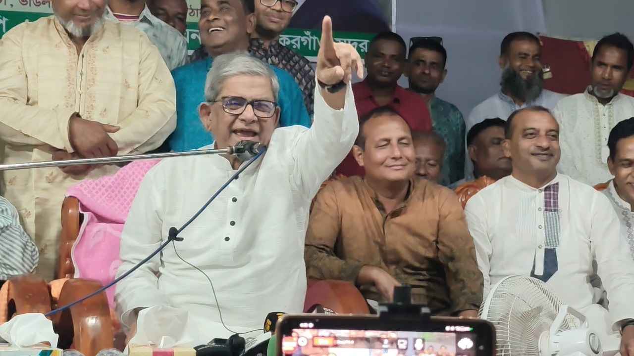 নির্বাচন একদিন পেছালে জনগণ ছাড় দেবে না, ফখরুলের কড়া হুঁশিয়ারি