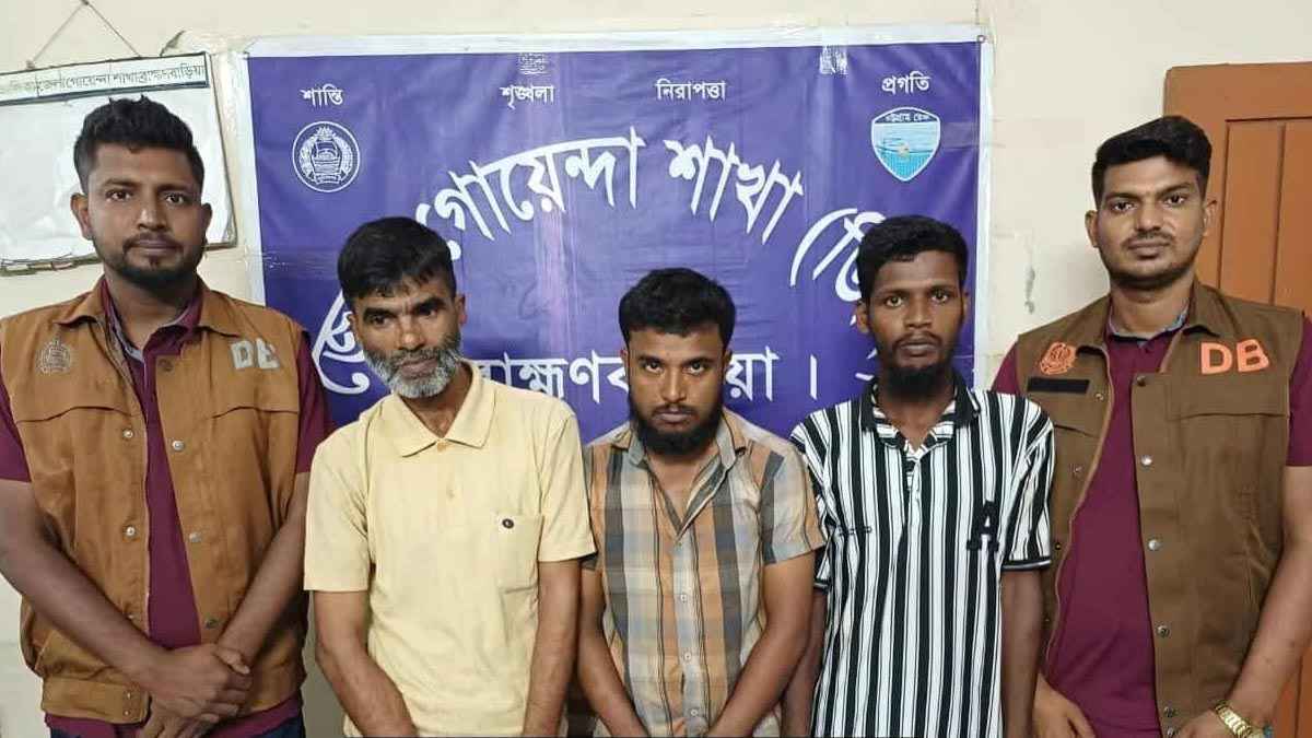 ব্রাহ্মণবাড়িয়ায় ৩ টিকিট কালোবাজারি গ্রেফতার