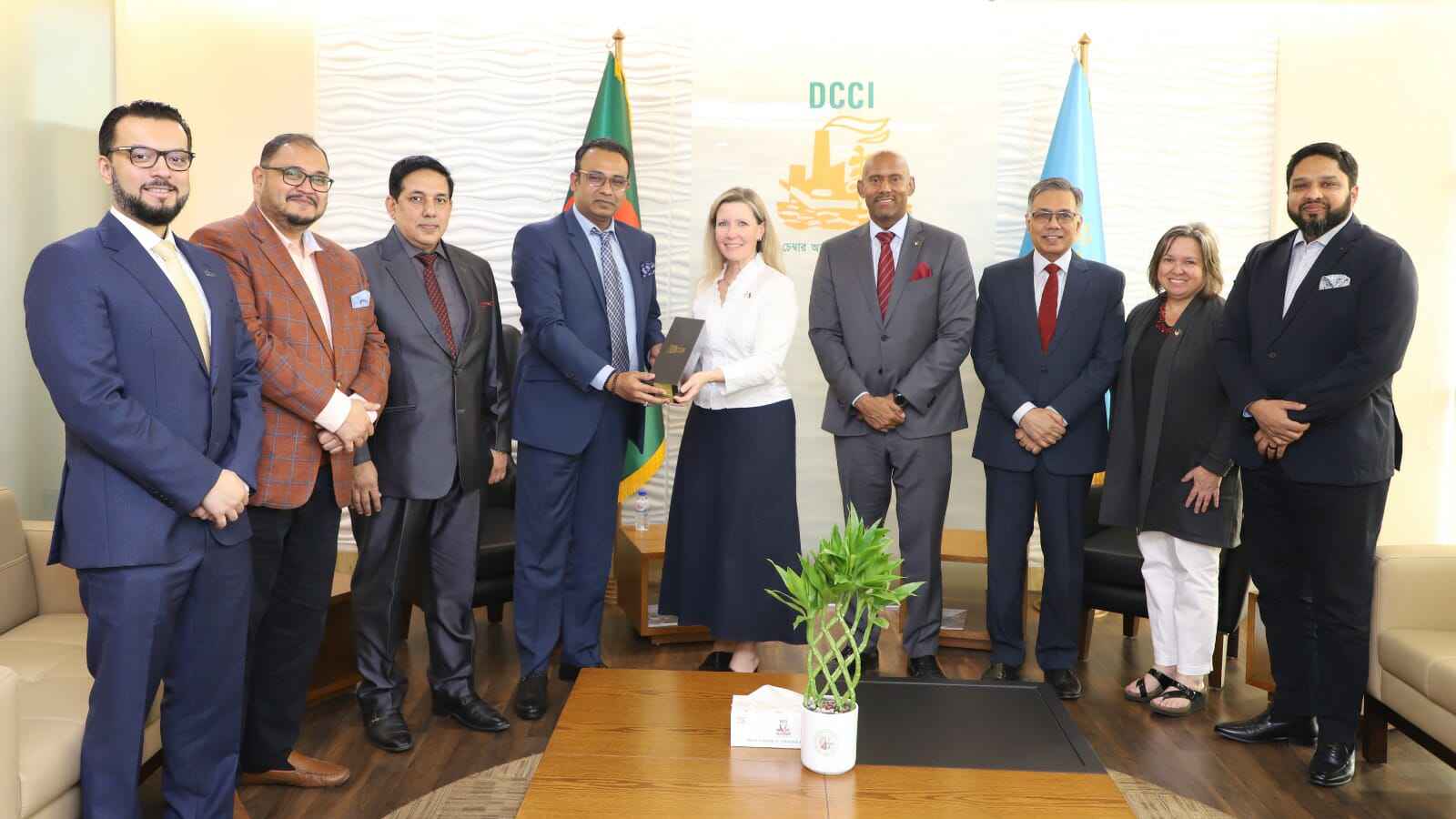 ঢাকা চেম্বার–কানাডা বাণিজ্য বৈঠক: বিনিয়োগে নতুন সম্ভাবনা