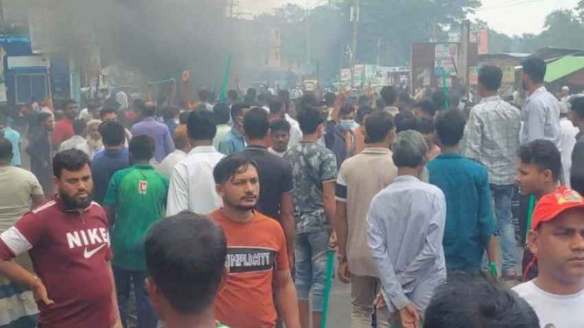 মনোনয়ন না পাওয়ায় বিএনপি নেতার কর্মী-সমর্থকদের সড়ক অবরোধ