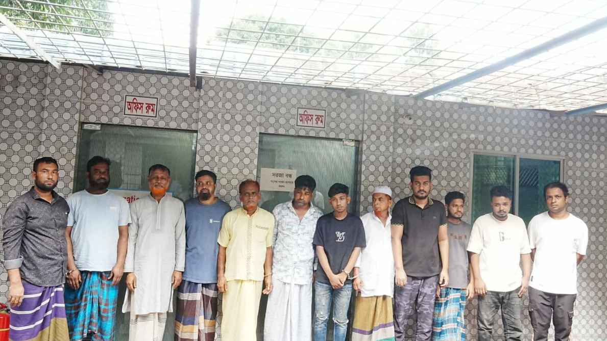 কুমিল্লায় আ.লীগের ঝটিকা মিছিল, ১২ নেতাকর্মী গ্রেফতার