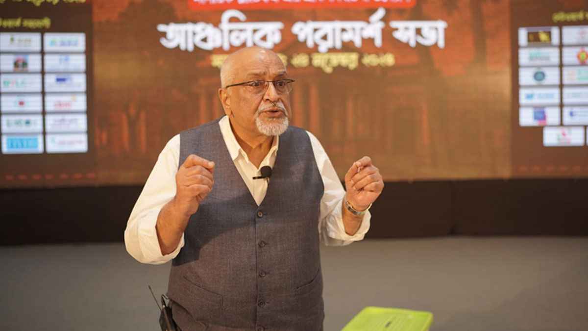 ৫ আগস্টের পরিবর্তনের সুযোগ হেলায় হারাতে চাই না: দেবপ্রিয় ভট্টাচার্য