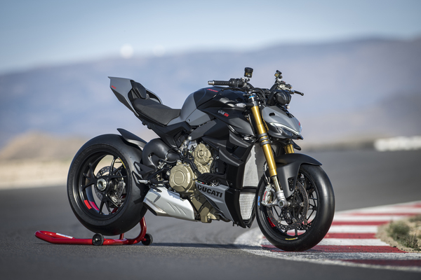 exterior_ducati-streetfighter_right-side-view_600x400 exterior_ducati-streetfighter_right-side-view_600x400