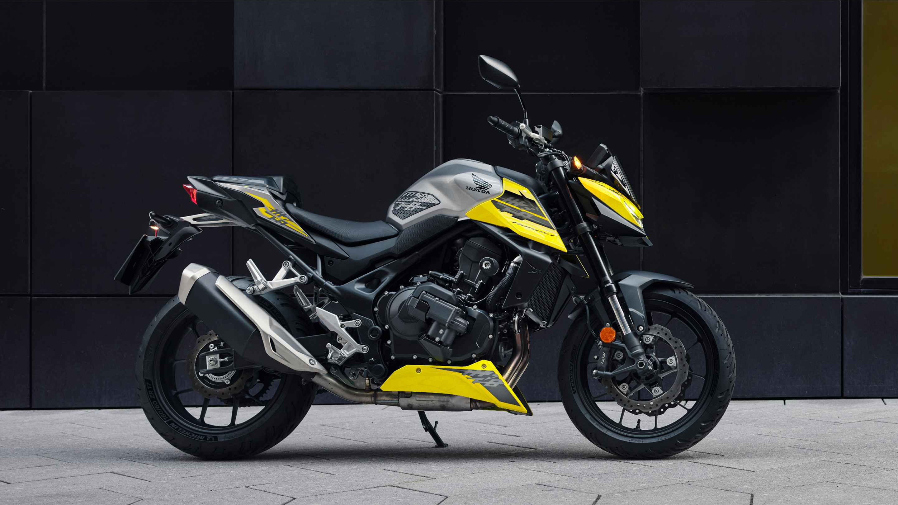 ৭৫০ সিসির ইঞ্জিনে শক্তিশালী হর্নেট মোটরসাইকেল আনল হোন্ডা