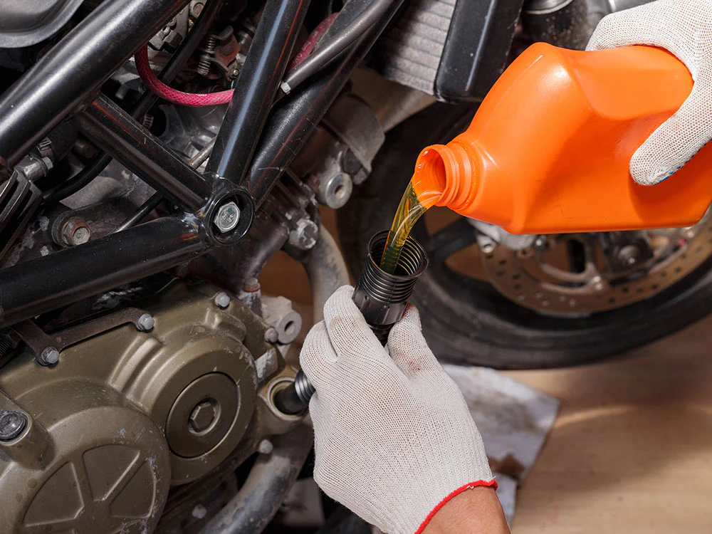 how-often-to-change-motorcycle-oil_86af28e1-810b-4416-b962-7b479c8af9c3