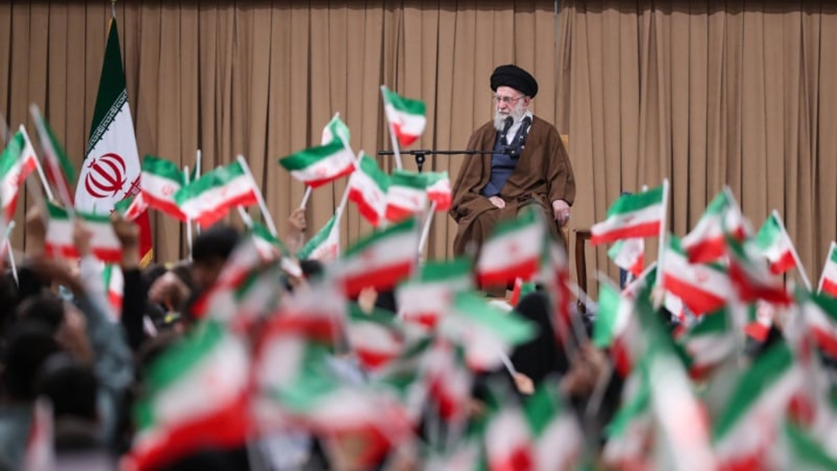 ইসরায়েলকে সমর্থন বন্ধ না করলে ইরান-যুক্তরাষ্ট্রের বন্ধুত্ব সম্ভব নয়