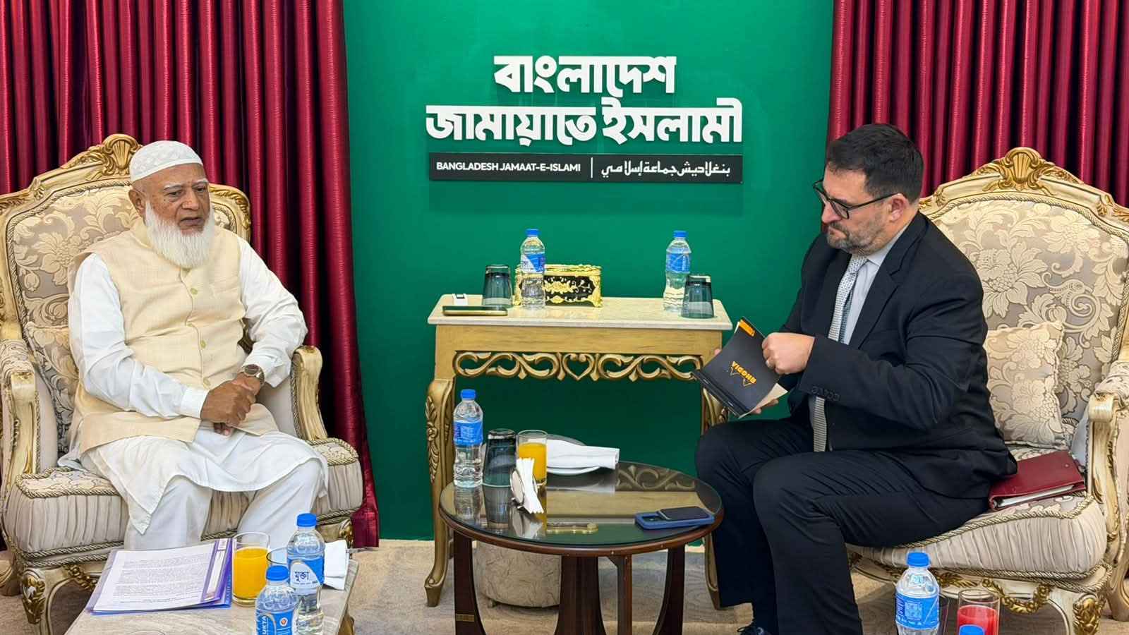 জামায়াত আমিরের সঙ্গে বিশ্ব ব্যাংক প্রতিনিধি দলের বৈঠক