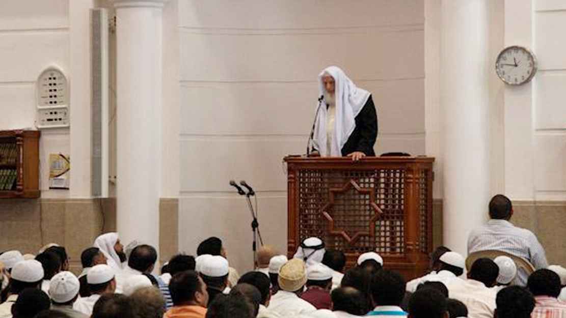 জুমার খুতবা শোনার ফজিলত: যা বারবার স্মরণ করিয়েছেন নবীজি