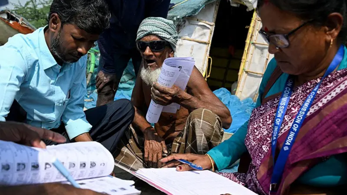 কলকাতার গণমাধ্যম ও ইউটিউবাররা ‘বাংলাদেশি-রোহিঙ্গা’ খুঁজছে কেন?