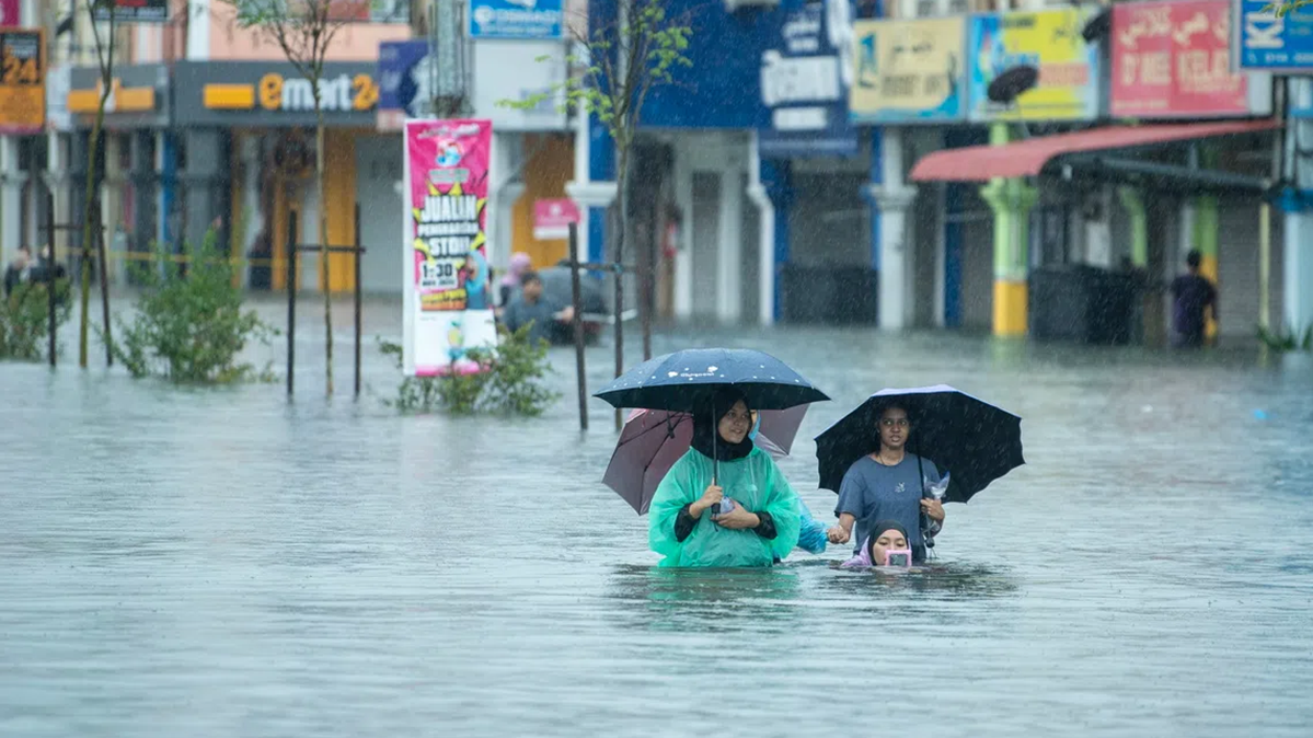 মালয়েশিয়ার ৭ রাজ্যে ভয়াবহ বন্যা, ক্ষতিগ্রস্ত ১১ হাজার মানুষ
