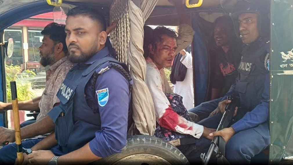 বাউল আবুলের অনুসারী ও তৌহিদি জনতার সংঘর্ষ, আহত ৪