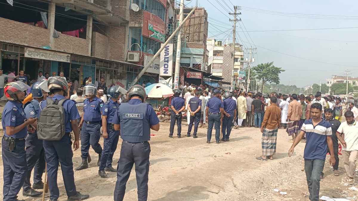 বিএনপির ২ গ্রুপের মধ্যে ধাওয়া-পাল্টা ধাওয়া, ভাঙচুর-অগ্নিসংযোগ