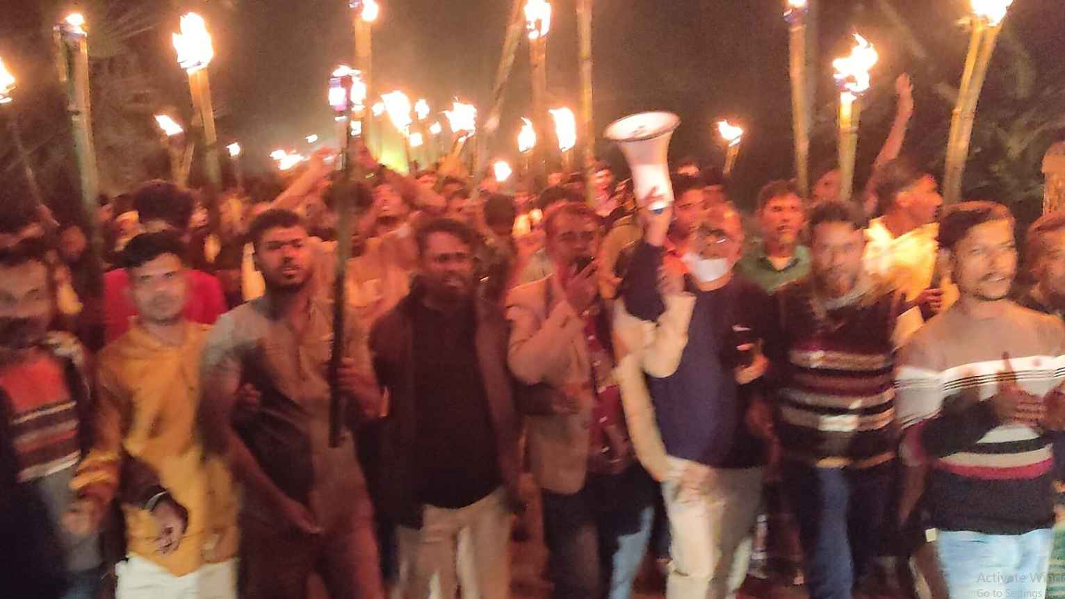 নরসিংদী ৫ আসনে মনোনয়ন বাতিলের দাবিতে মশাল মিছিল