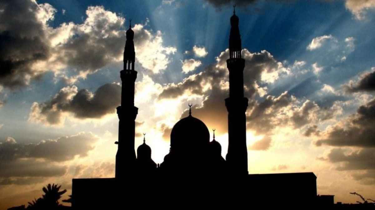 যাকে নেতা মানলে আল্লাহ অসন্তুষ্ট হন