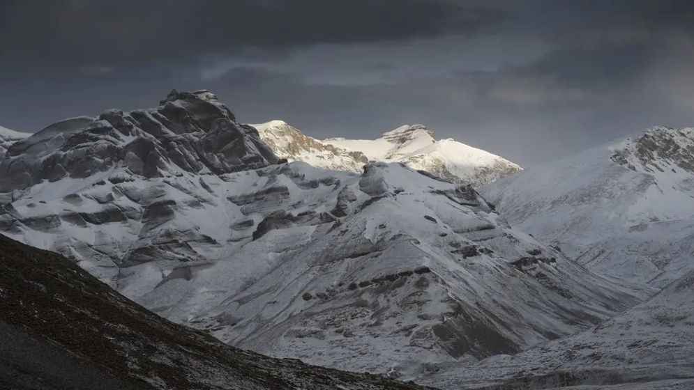তুষারধসে নেপালে বিদেশি পর্বতারোহীসহ ৭ জনের মৃত্যু