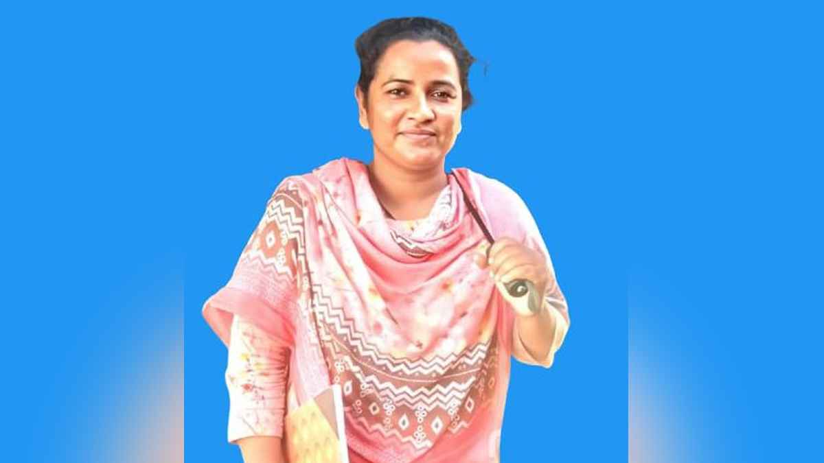 ঢাকায় থাকেন শিক্ষিকা, তবে হাজিরা খাতায় স্বাক্ষর নিয়মিত