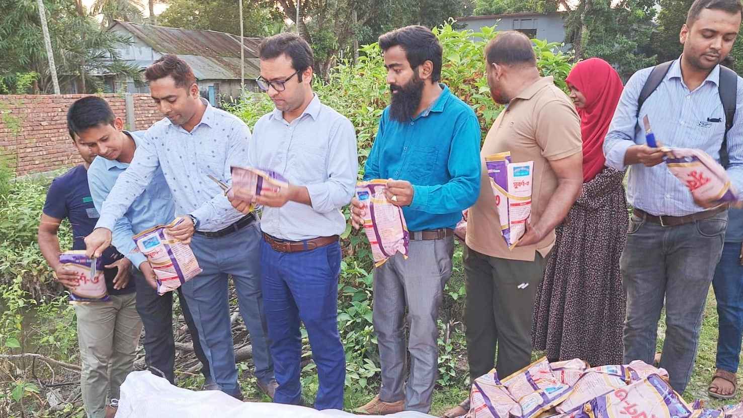 নড়াইলে ৭ লাখ টাকার নকল বীজ ধ্বংস, ব্যবসায়ীকে জরিমানা