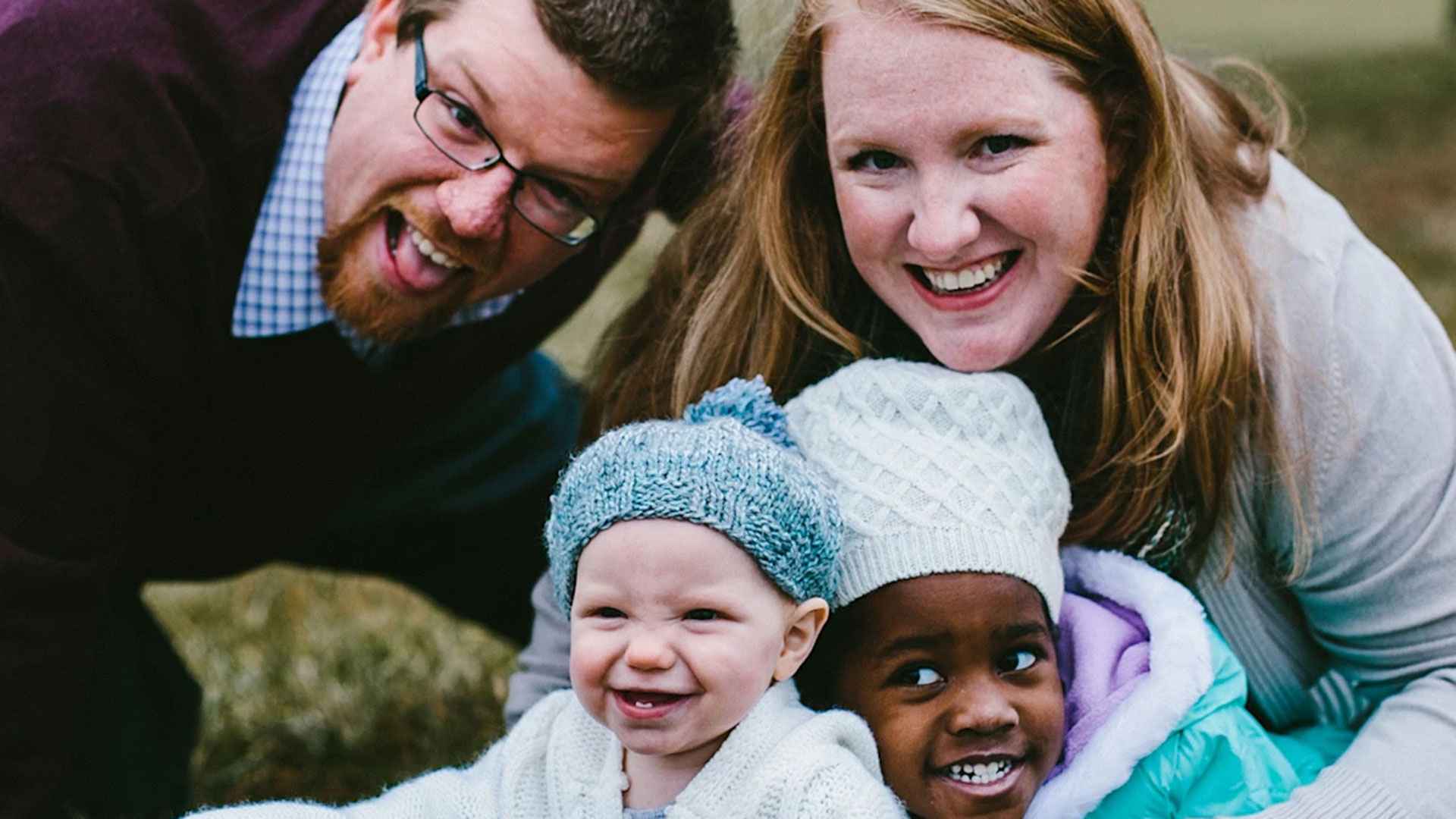 মানুষের গায়ের রঙ সাদা হয় কেন?