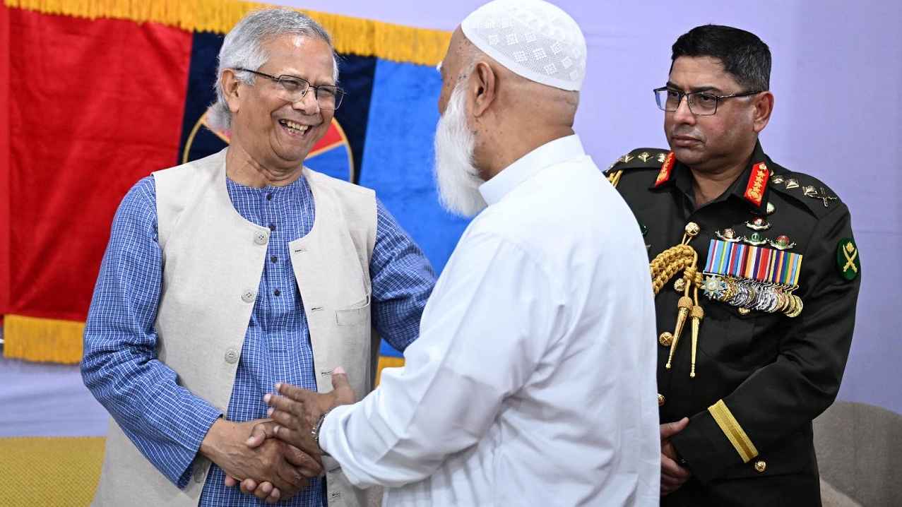 প্রধান উপদেষ্টার সঙ্গে জামায়াত আমিরের সৌজন্য সাক্ষাৎ