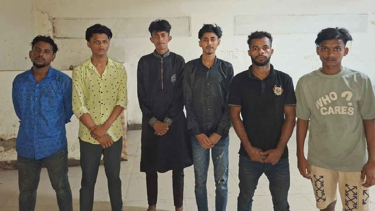 মোহাম্মদপুরে যুবককে প্রেমের ফাঁদে ফেলে অপহরণ, গ্রেফতার ৭