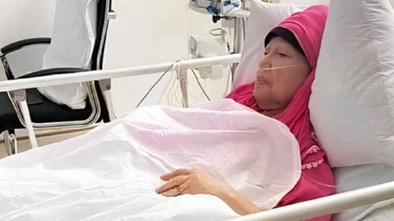 আইসিইউতে চলছে খালেদা জিয়ার চিকিৎসা