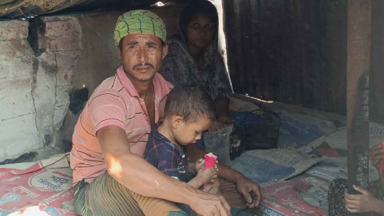 খোলা আকাশের নিচে আশ্রয়হীন কড়াইল বস্তিবাসী