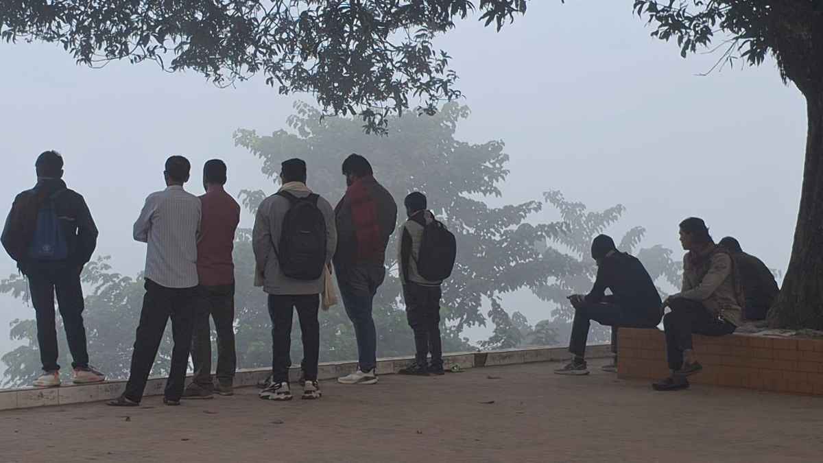 পঞ্চগড়ে কুয়াশায় বাড়ছে শীত, ১৬ ডিগ্রির ঘরে তাপমাত্রা