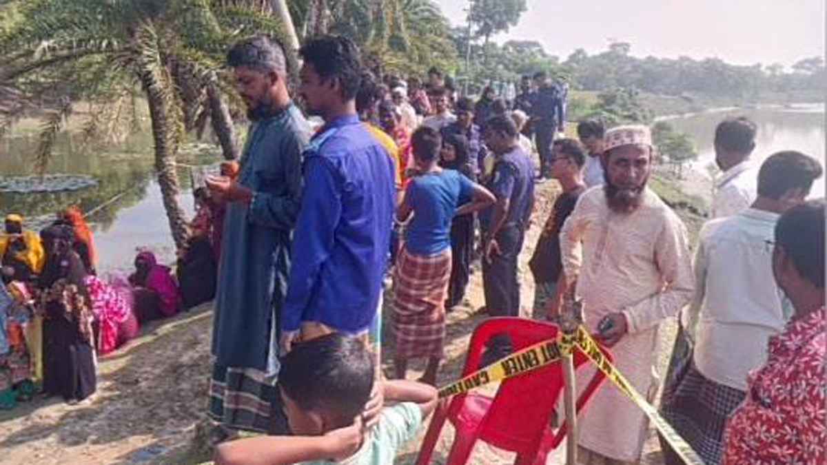 বসত ঘরে মিলল স্বামী-স্ত্রীর মরদেহ