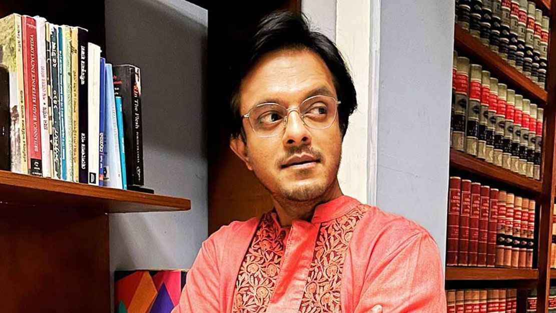 ‘শাড়ি বিতর্কে’ ক্ষমা চাইলেন অভিনেতা