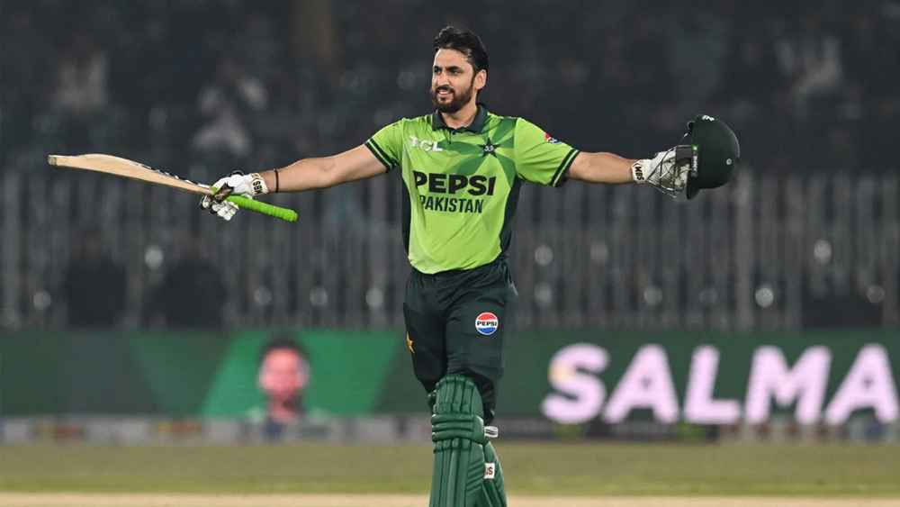 দ্রাবিড়-ইউসুফ-ধোনিদের ছাড়িয়ে পাকিস্তান তারকার বিশ্বরেকর্ড