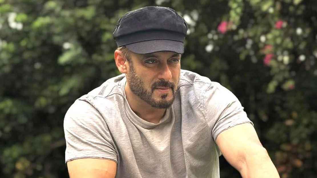 কী চলে সালমান খানের খামারবাড়িতে, ফাঁস করলেন অভিনেত্রী