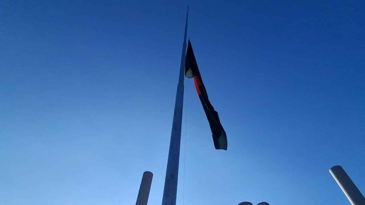 বাংলাবান্ধায় দেশের সর্বোচ্চ ১১৭ ফুট উঁচুতে উড়ল লাল-সবুজের পতাকা