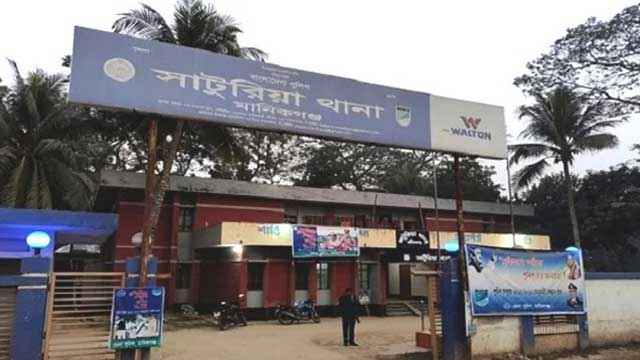 মানিকগঞ্জে ধান কাটার মেশিনের চাকার নিচে পড়ে শিশু নিহত