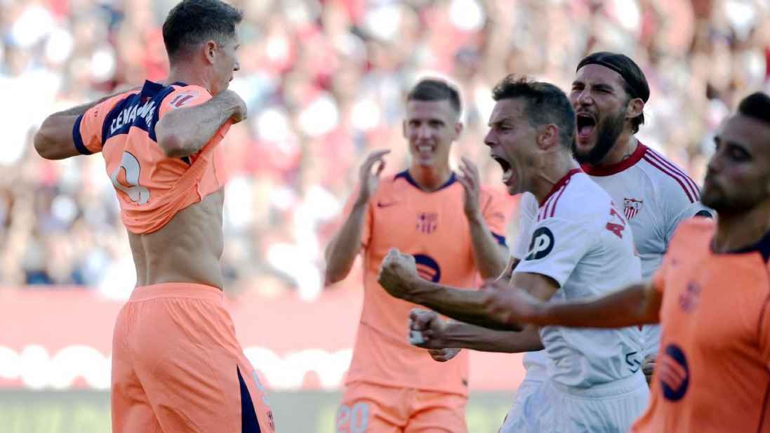 সেভিয়ার কাছে বিধ্বস্ত বার্সা