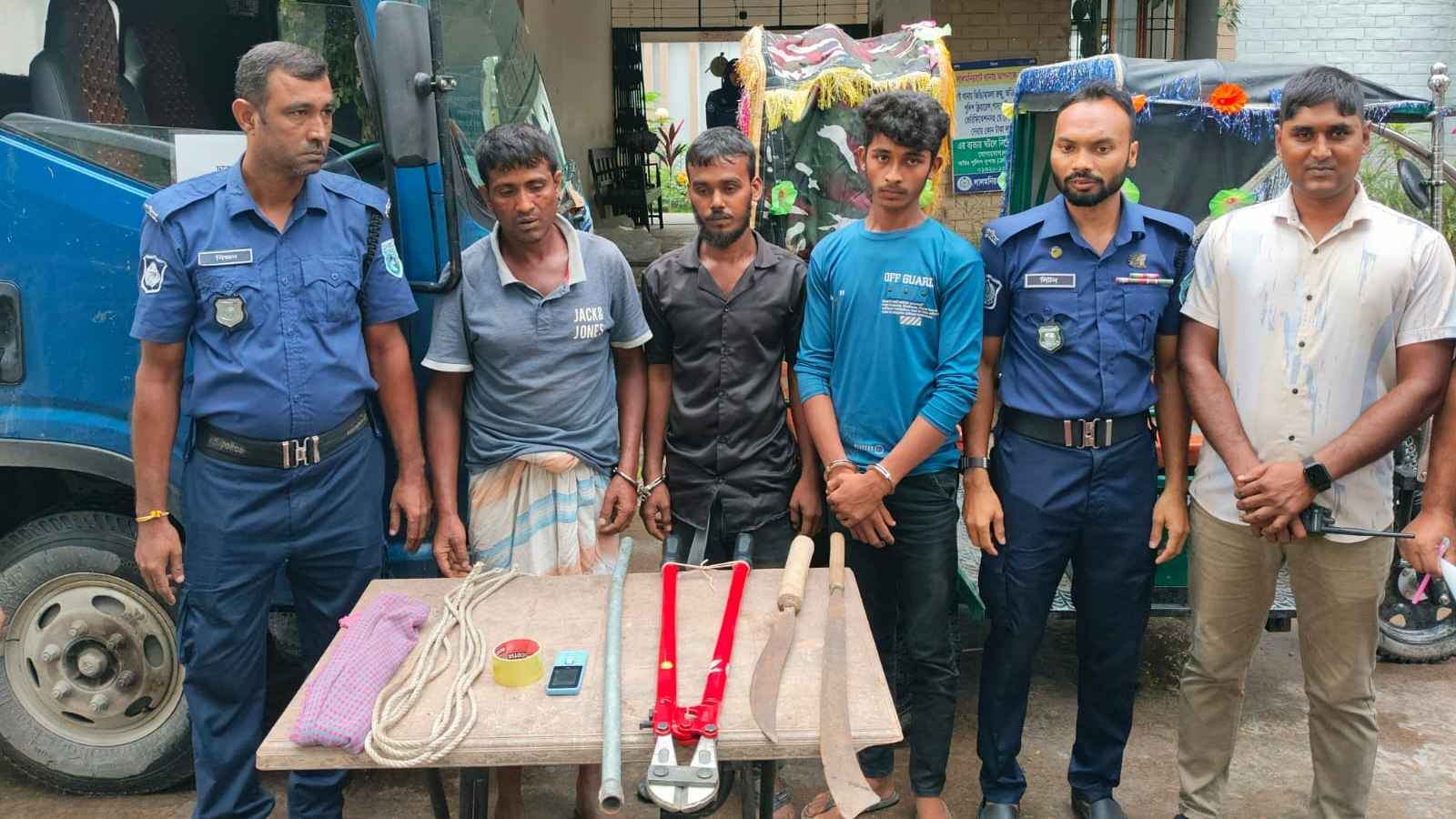 লালমনিরহাটে ডাকাতির প্রস্তুতিকালে তিন সদস্য গ্রেফতার