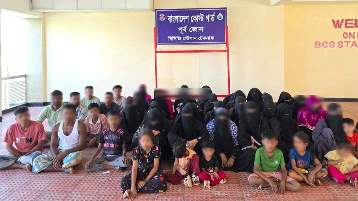 টেকনাফে পাচারকালে নারী শিশুসহ ৪৪ জন উদ্ধার