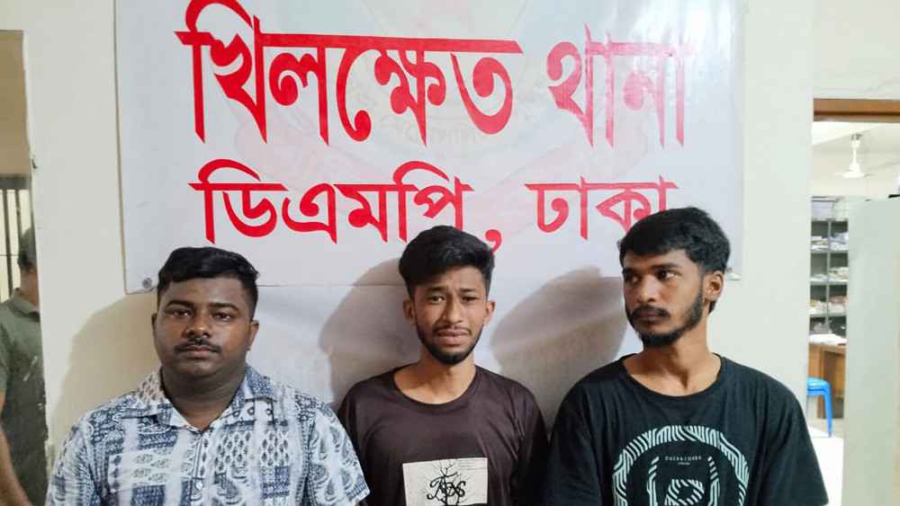 টিফিন বক্সে ককটেলসহ ছাত্রলীগের ৩ নেতাকর্মী গ্রেফতার