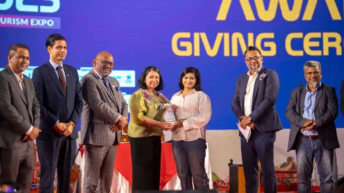 পর্যটন খাতে অবদানের জন্য পুরস্কার পেলেন ১৩ জন