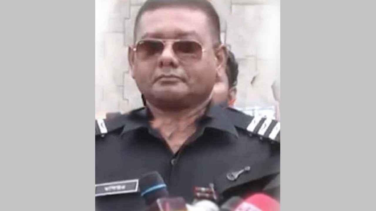 সিআইডির এডিশনাল এসপি মশিউর রহমান গ্রেফতার
