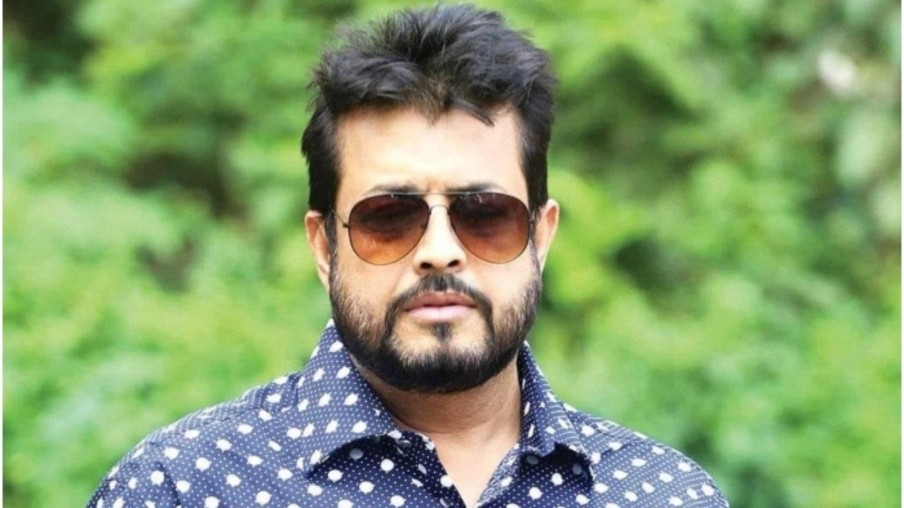 রাজ ভাইরাল হওয়ার জন্য ভান্ডামি করছে, দাবি ওমর সানীর