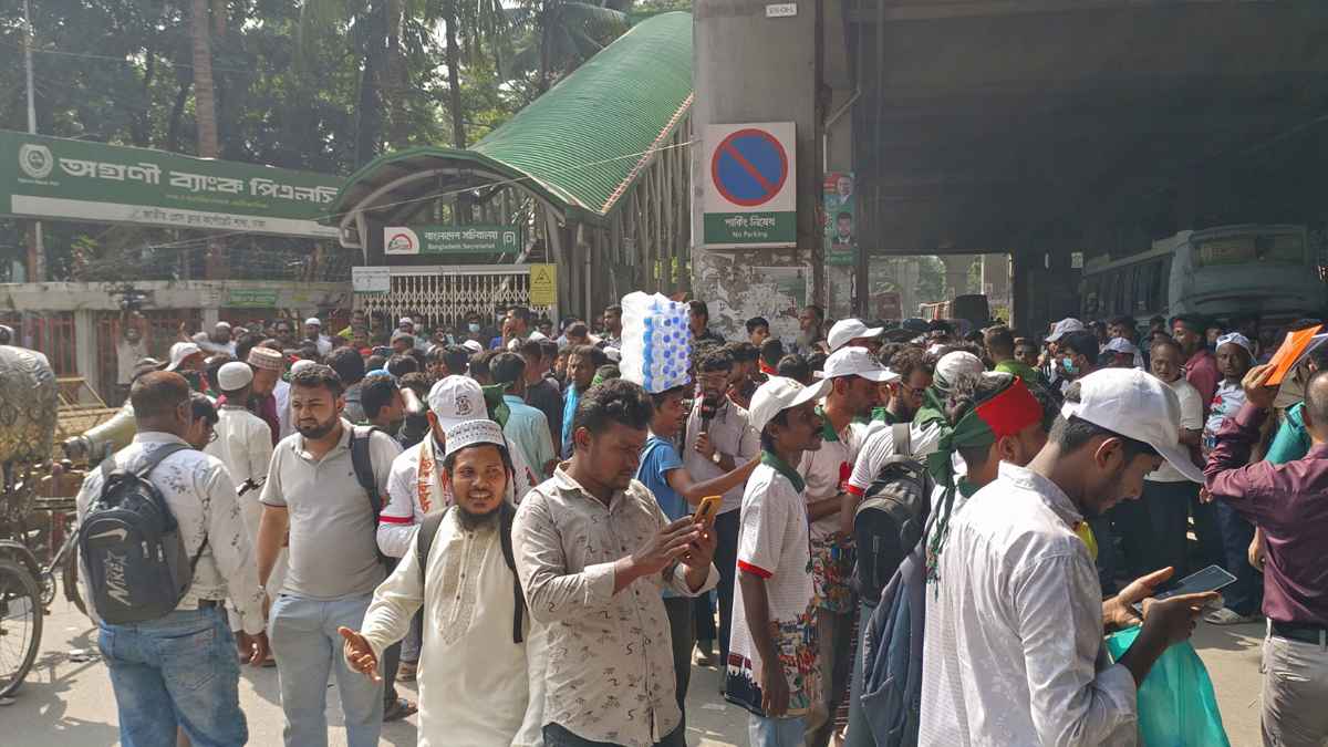 জুলাই গণঅভ্যুত্থানের শহীদ ও আহতদের রাষ্ট্রীয় স্বীকৃতি দাবি
