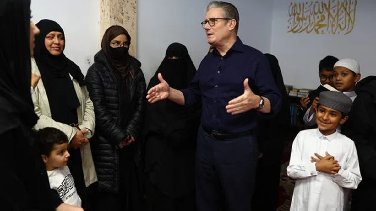 মসজিদ এবং মুসলিমদের সুরক্ষায় বড় পদক্ষেপ নিল যুক্তরাজ্য