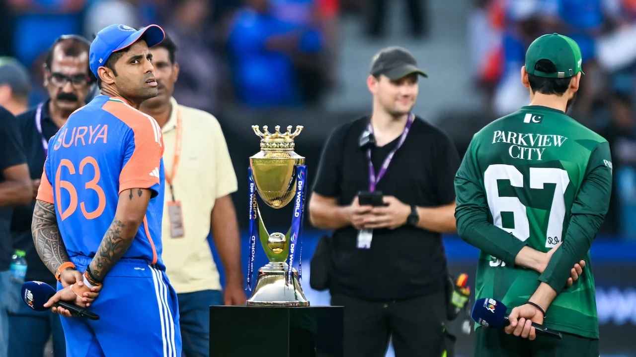 ভারতীয় দলকে ট্রফি বুঝে নিতে যে শর্ত নাকভির