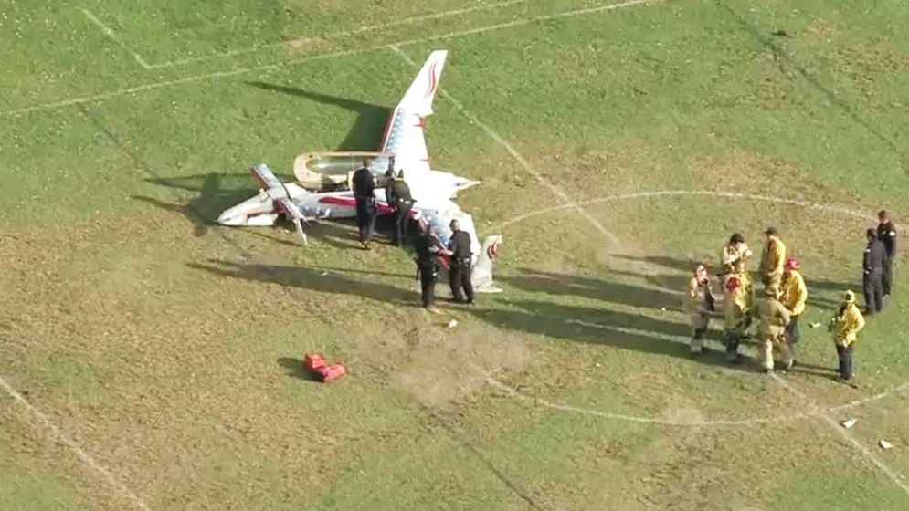 ফুটবল মাঠে বিমান বিধ্বস্ত