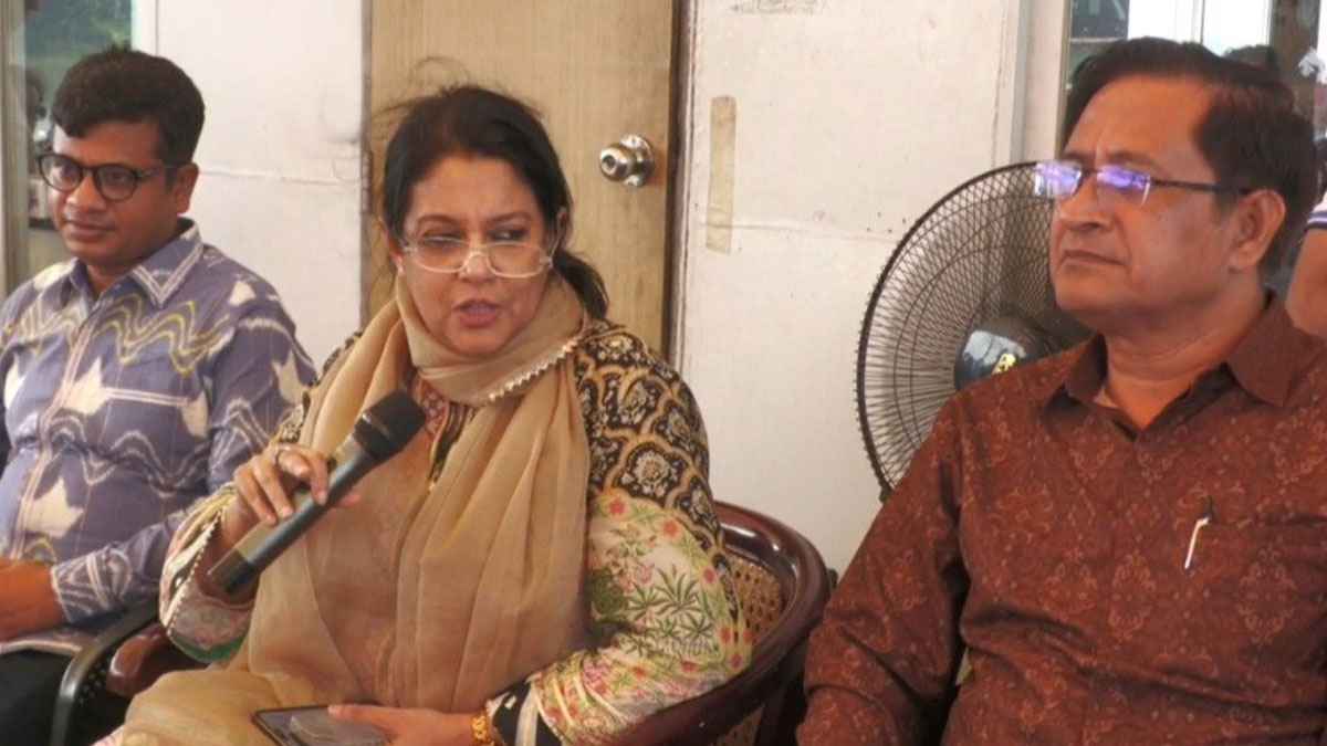 নদী বাঁচাতে বর্জ্য ব্যবস্থাপনা ঢেলে সাজানোর পরামর্শ পরিবেশ উপদেষ্টার