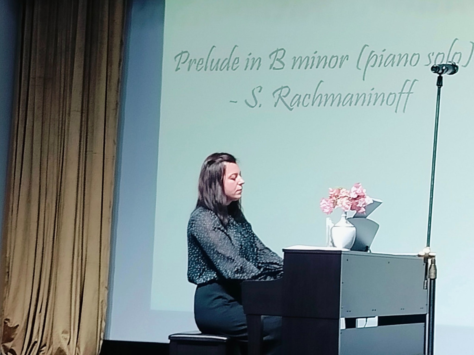 c1ede73a-0a98-4757-999f-42852c14da7c c1ede73a-0a98-4757-999f-42852c14da7c